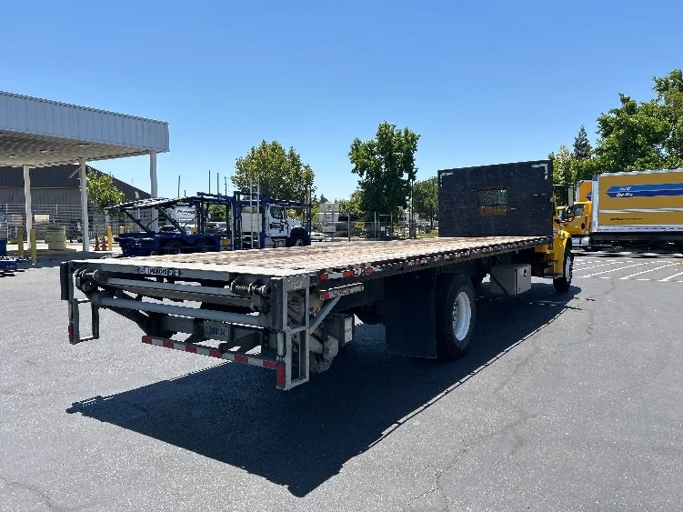 2020 Freightliner eM2 in Ceres, CA — photo 10