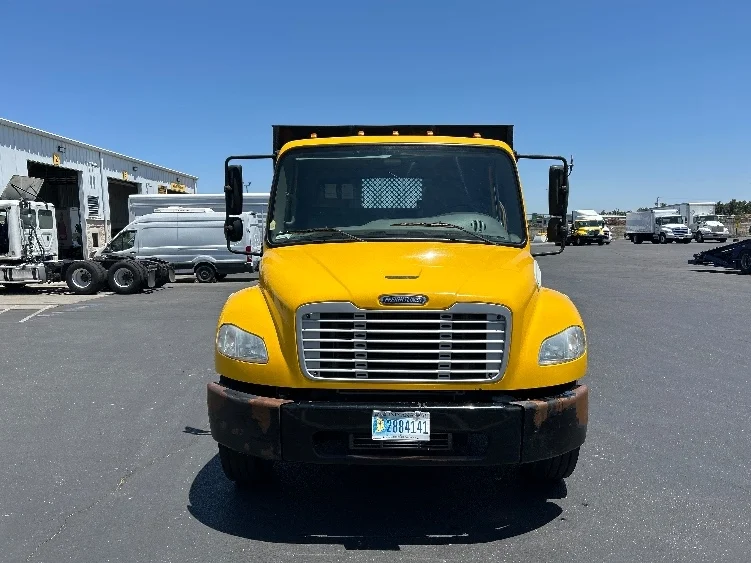 2020 Freightliner eM2 in Ceres, CA — photo 2