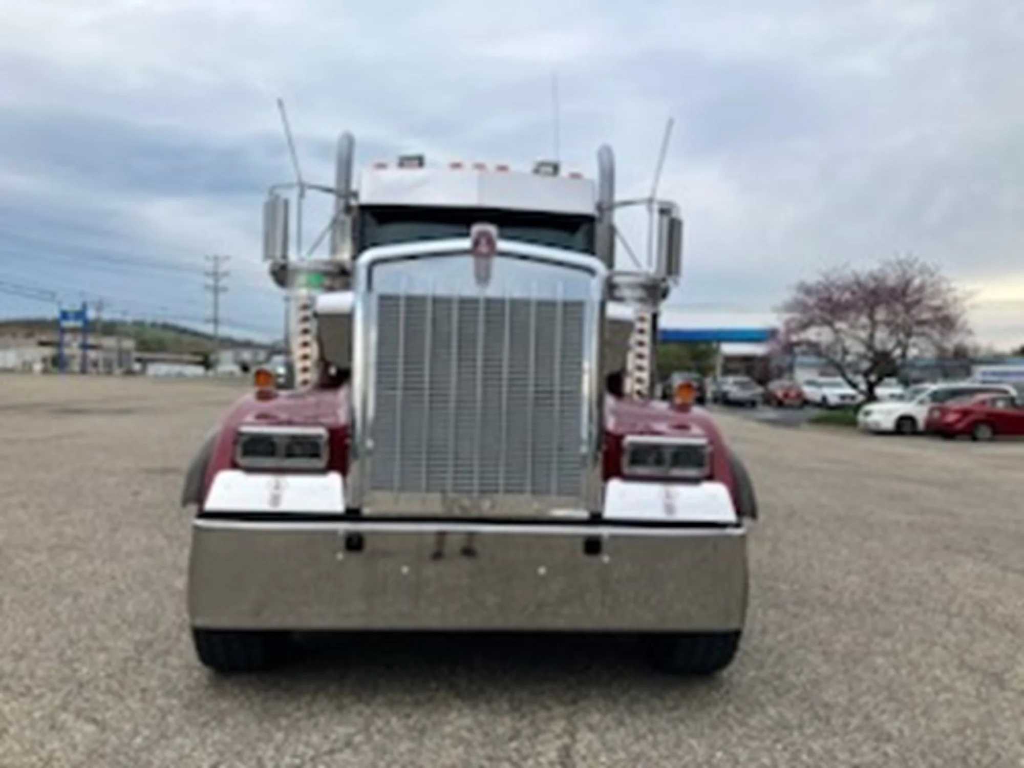 2022 Kenworth W900 - image 2