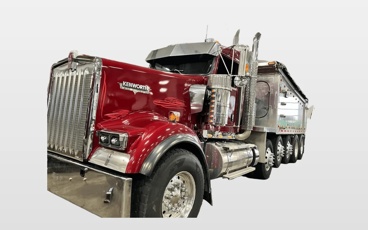 2022 Kenworth W900 - image 1