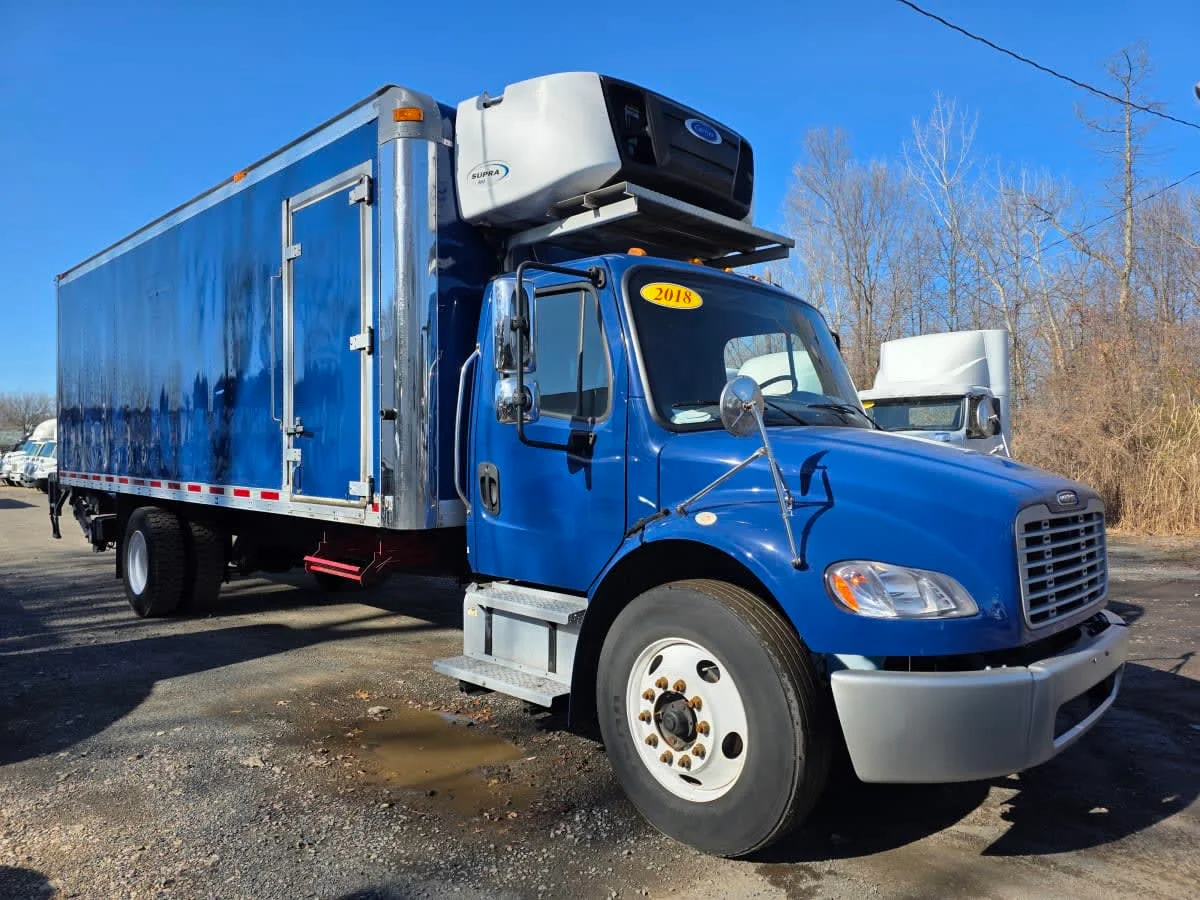 2018 Freightliner M2 106 - image 3
