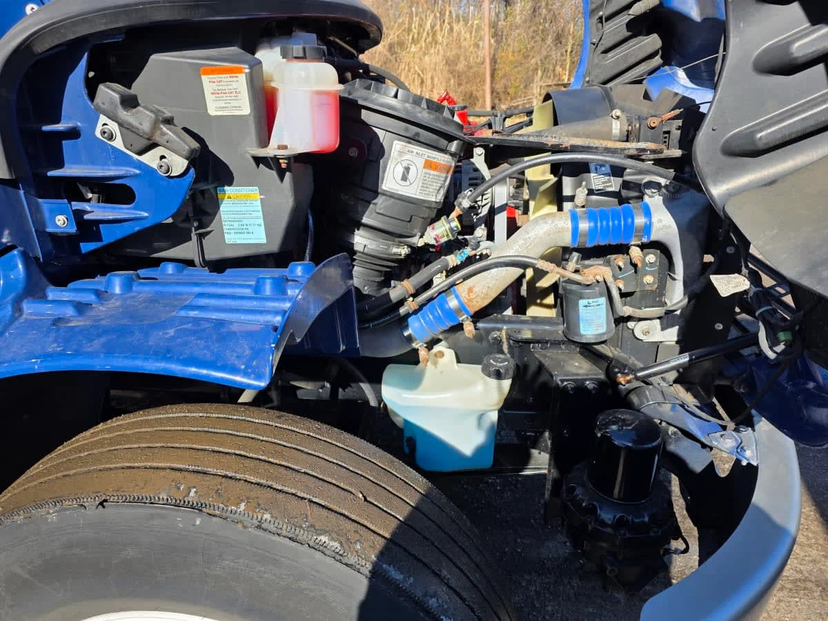 2018 Freightliner M2 106 - image 11