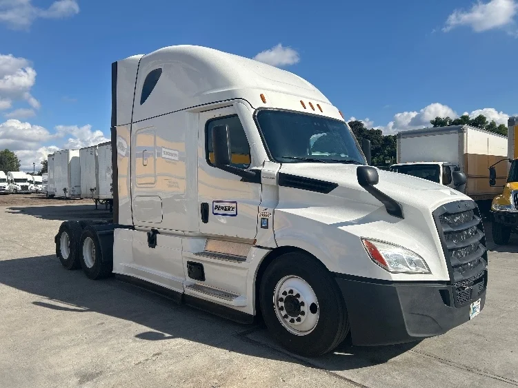 2023 Freightliner Cascadia in Bakersfield, CA