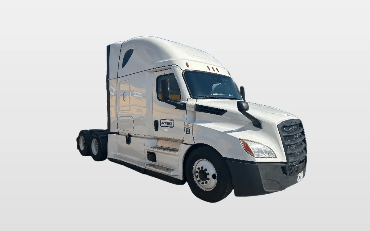 2023 Freightliner Cascadia - image 1