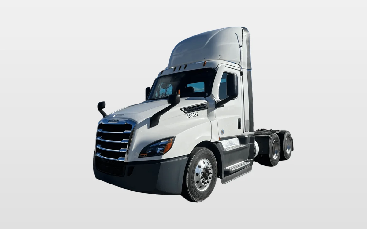 2021 FREIGHTLINER CASCADIA 126DC - image 1