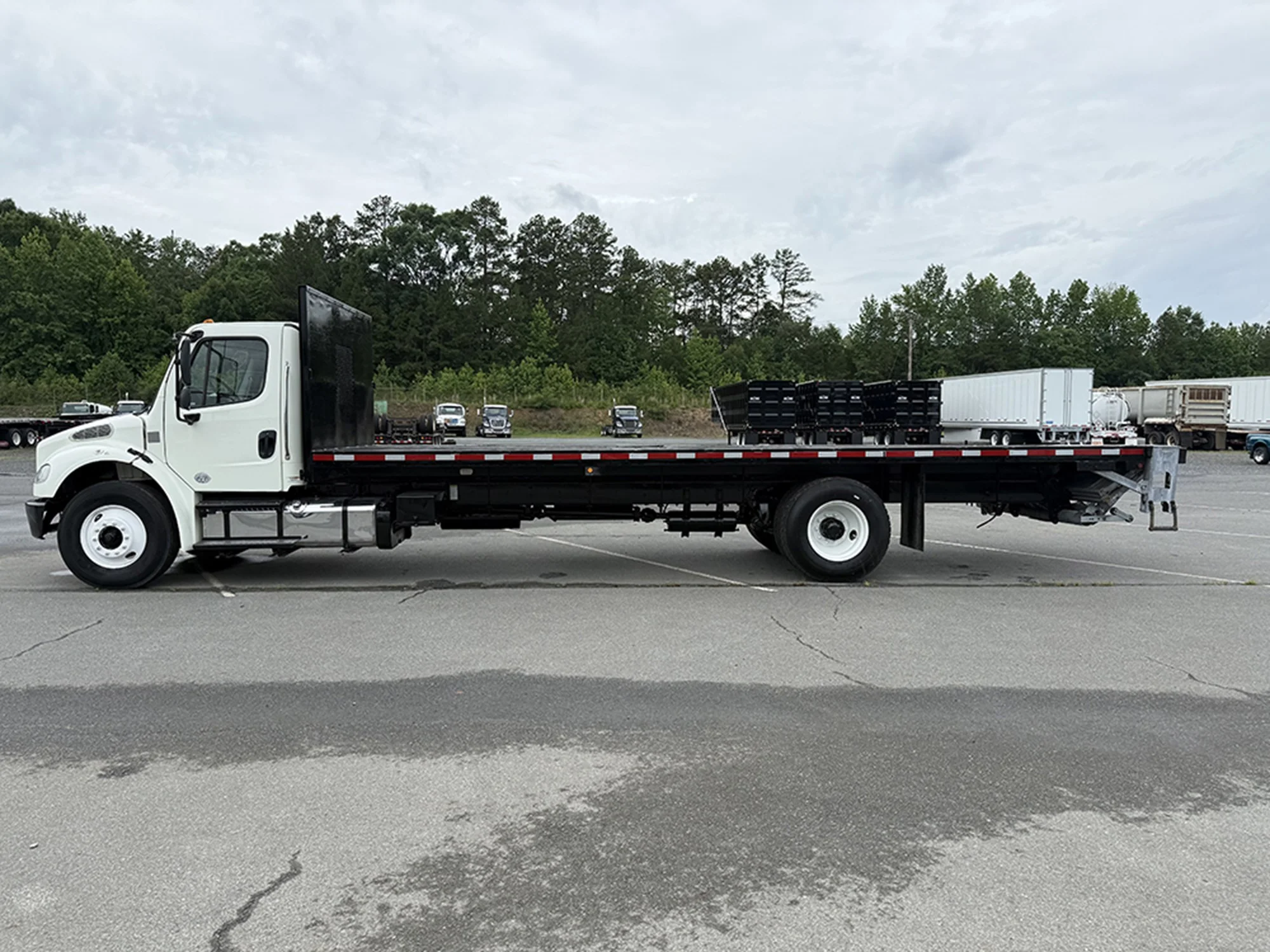 2016 Freightliner eM2 — photo 6