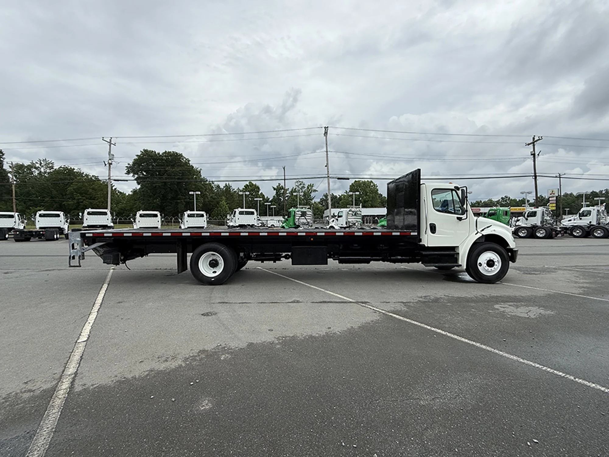 2016 Freightliner eM2 — photo 3