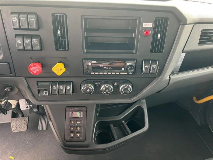 2026 Peterbilt 548 - image 12