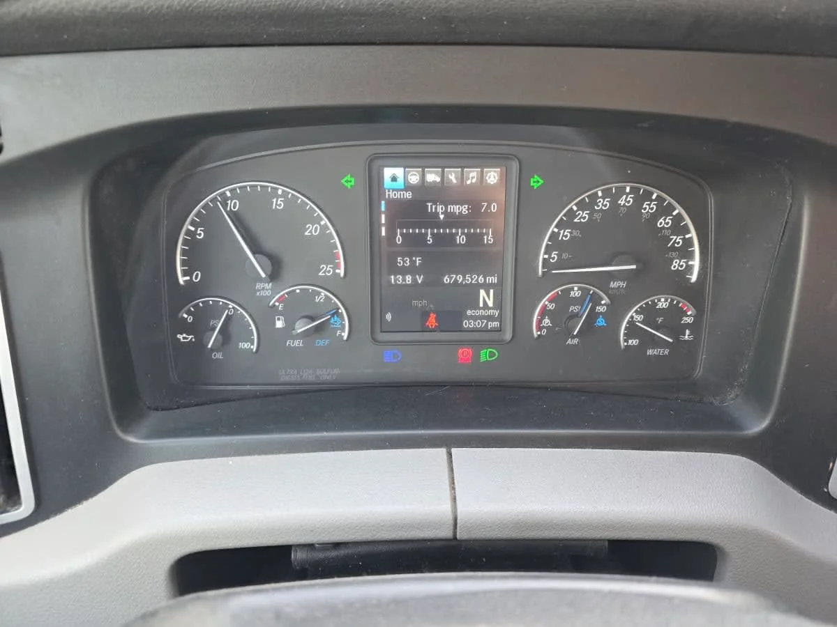 2022 Freightliner Cascadia - image 12