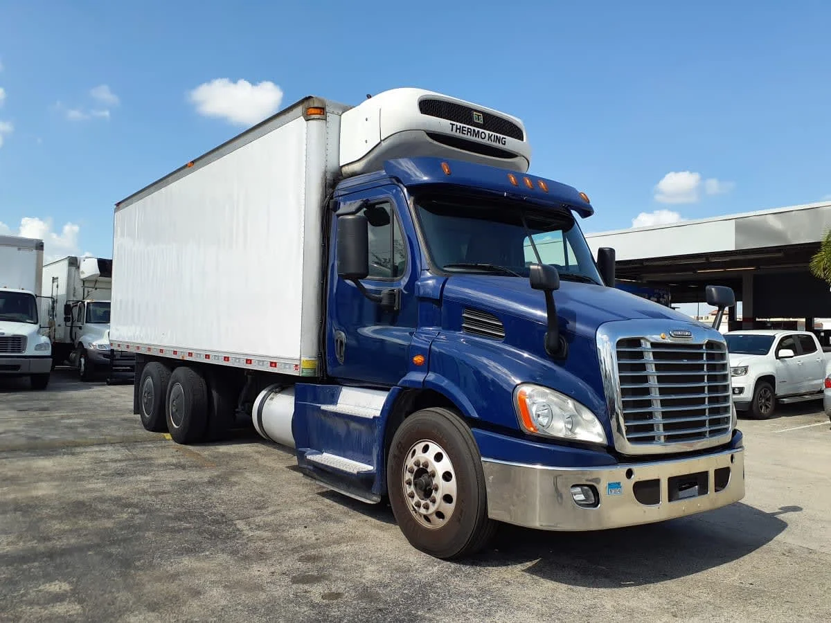 2019 Freightliner Cascadia in Miami, FL — photo 3