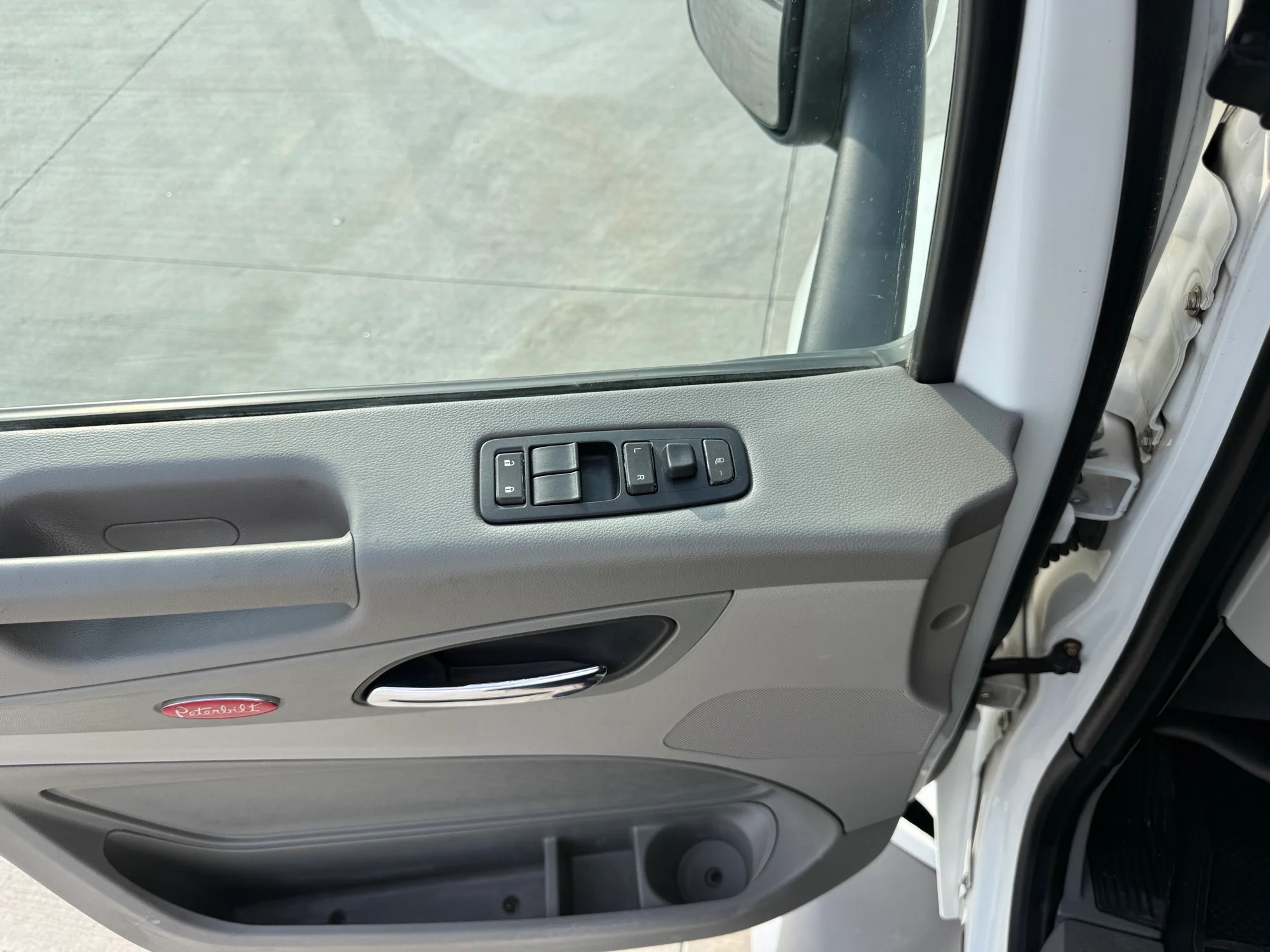 2021 Peterbilt 579 - image 10