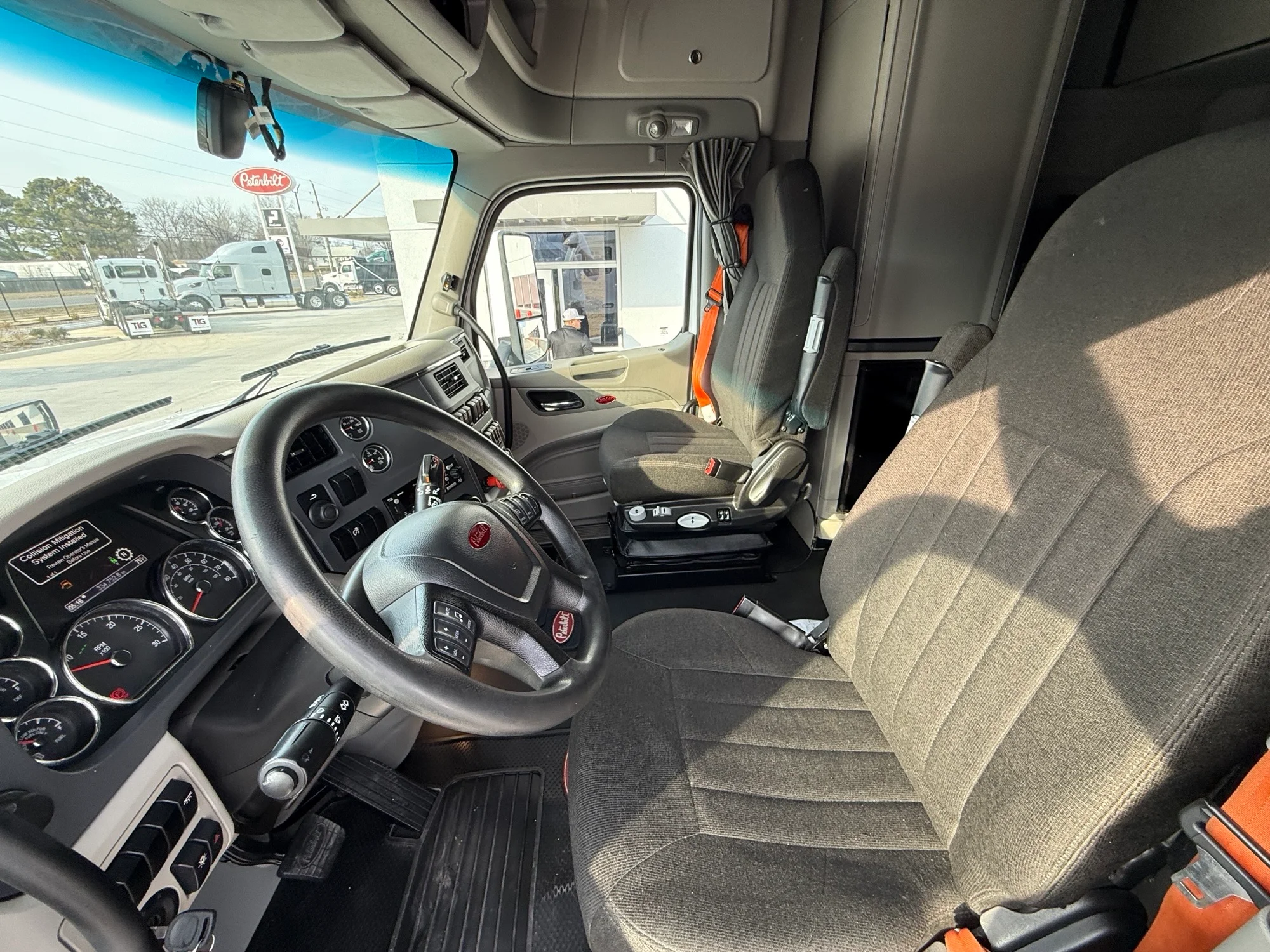 2021 Peterbilt 579 - image 11