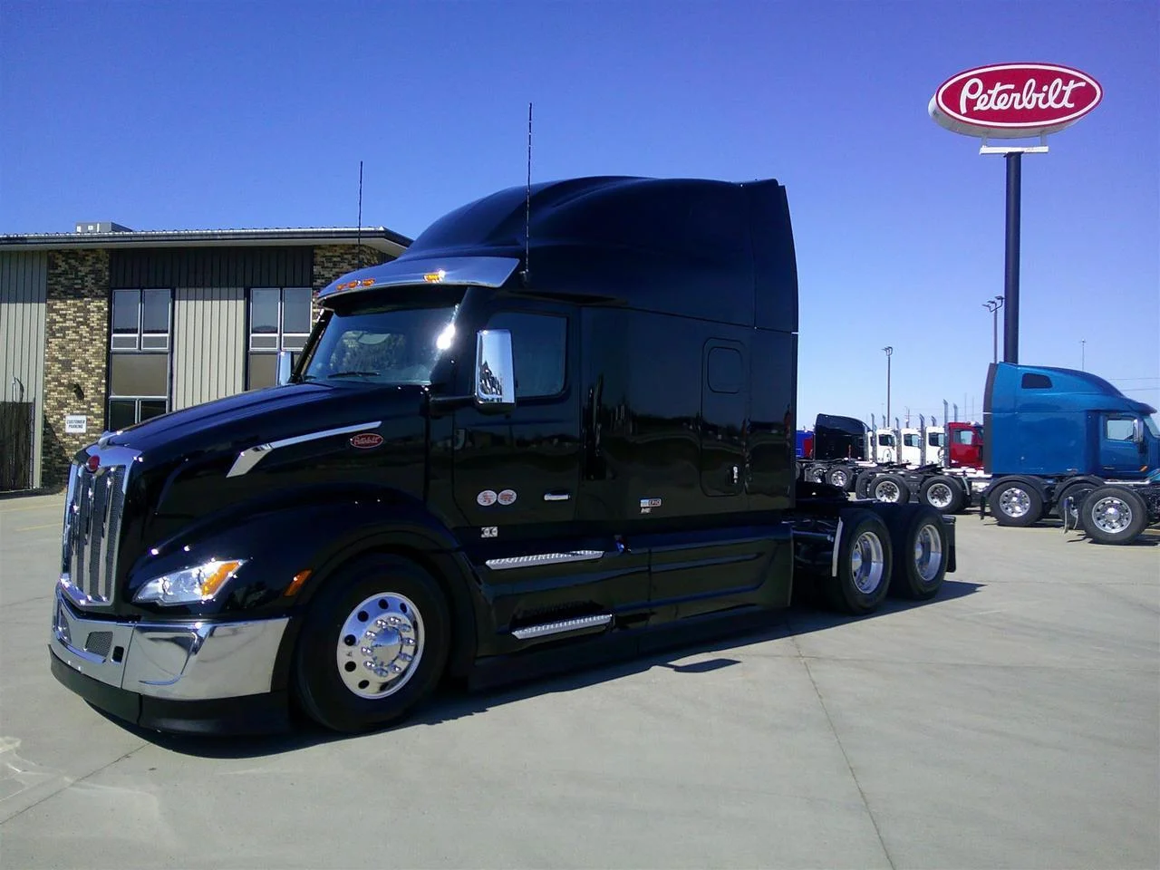 2027 Peterbilt 579 in Fargo, ND — photo 12