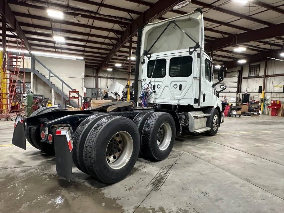 2023 Freightliner Cascadia in Allentown, PA — photo 4