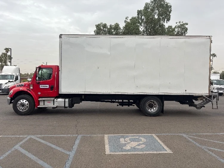 2022 Freightliner eM2 in Phoenix, AZ — photo 4