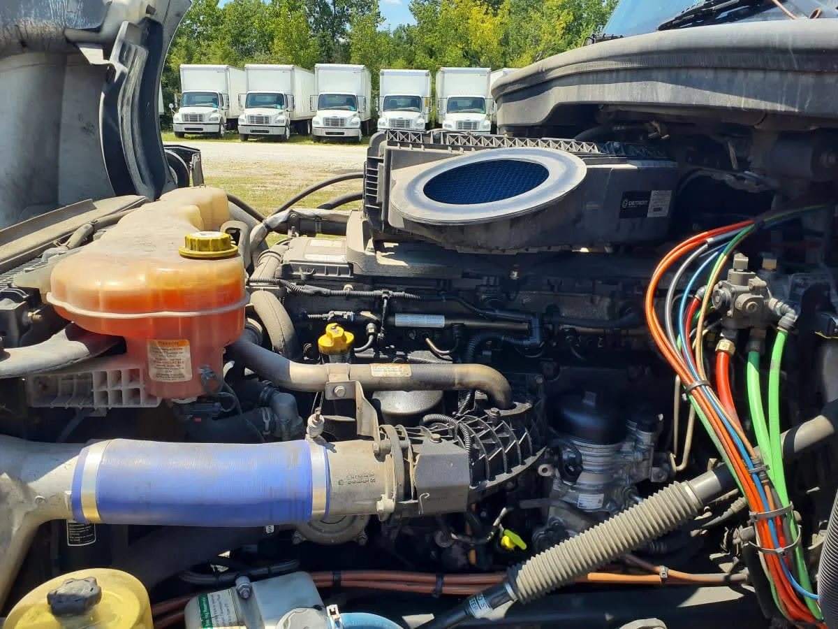 2020 Freightliner Cascadia in Indianapolis, IN — photo 9