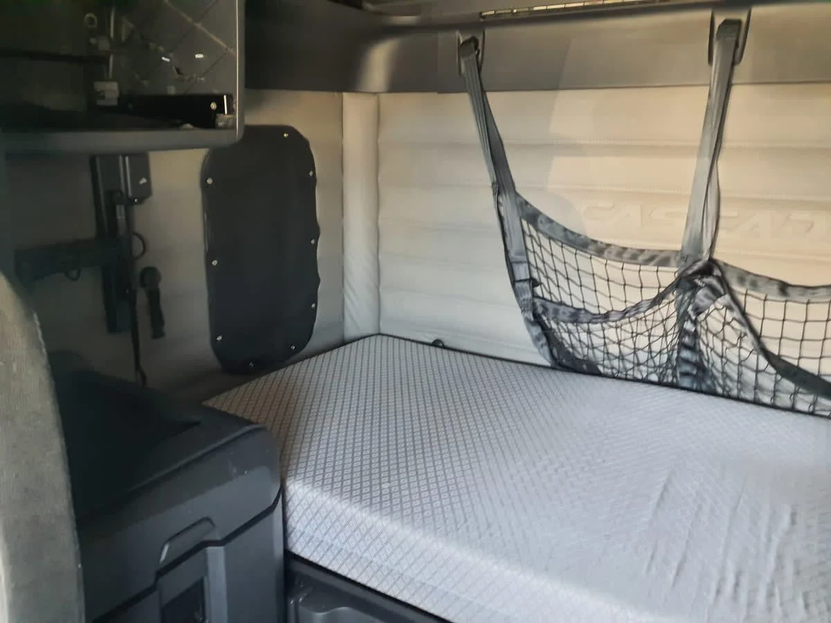 2020 Freightliner Cascadia in Indianapolis, IN — photo 8