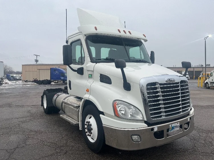 2020 Freightliner Cascadia in Elkhart, IN