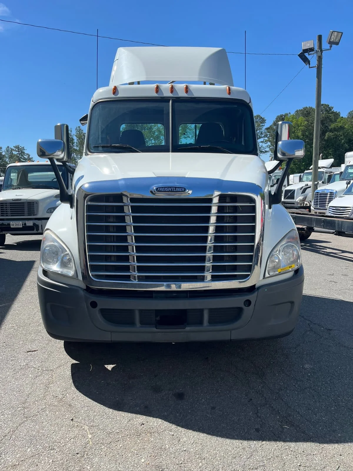 2019 Freightliner Cascadia in Ashland, VA — photo 2