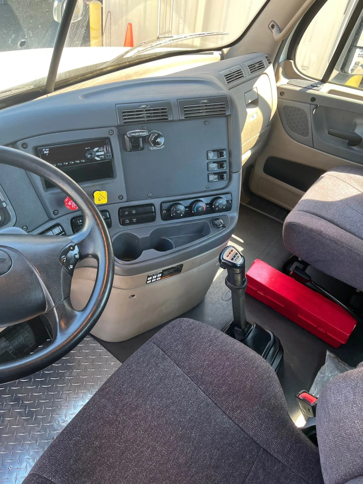 2019 Freightliner Cascadia in Ashland, VA — photo 7
