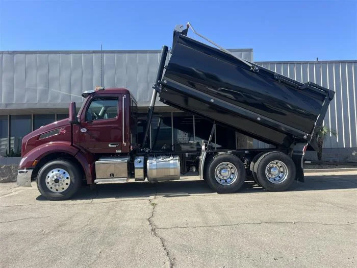 2025 Peterbilt 579 - image 7