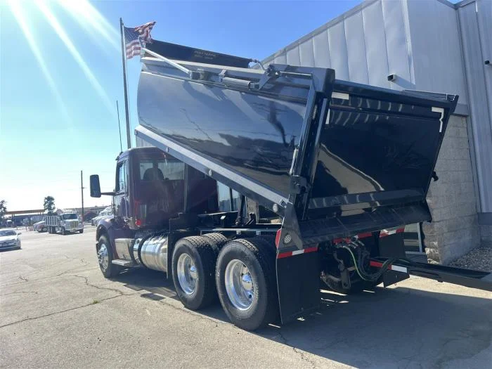 2025 Peterbilt 579 - image 8