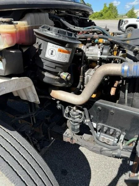 2007 Freightliner M2 106 — photo 4