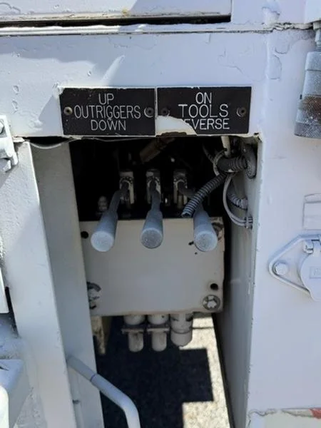 2007 Freightliner M2 106 — photo 8