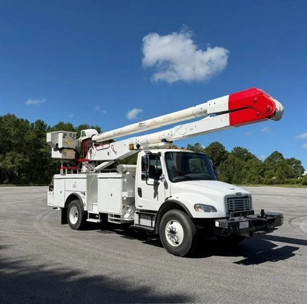 2007 Freightliner M2 106 — photo 3