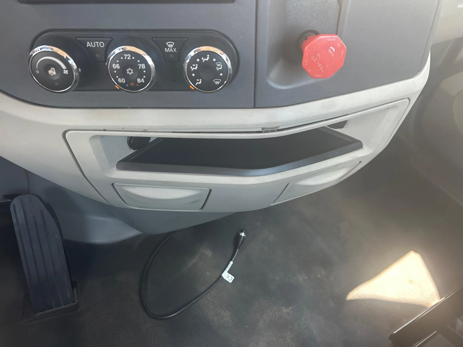 2021 Peterbilt 579 in Lima, OH — photo 15