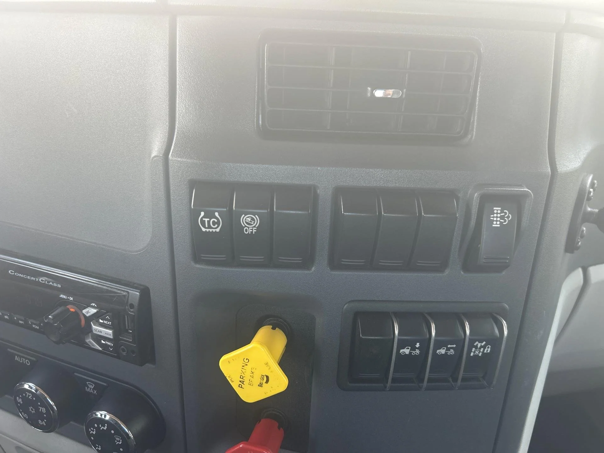 2021 Peterbilt 579 in Lima, OH — photo 14