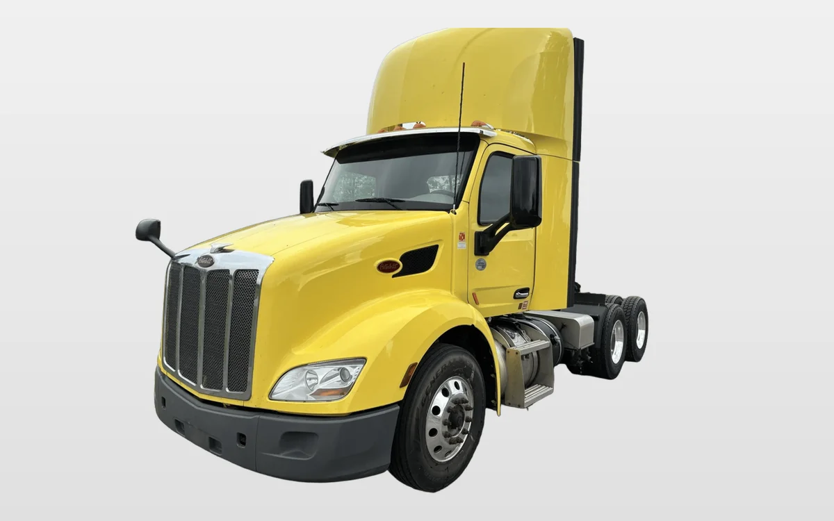 2021 Peterbilt 579 - image 1