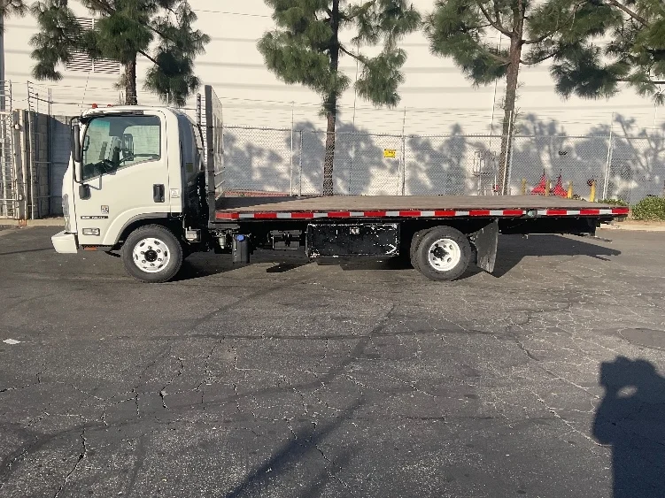 2016 Isuzu NPR - image 4