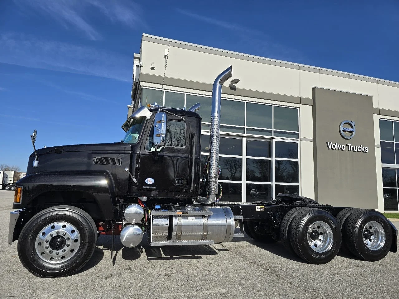 2026 Mack Pinnacle in Toledo, OH — photo 7