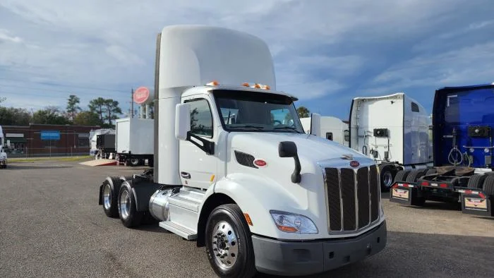 2020 Peterbilt 579 - image 8