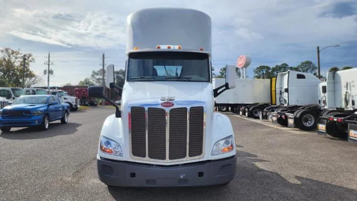 2020 Peterbilt 579 - image 9