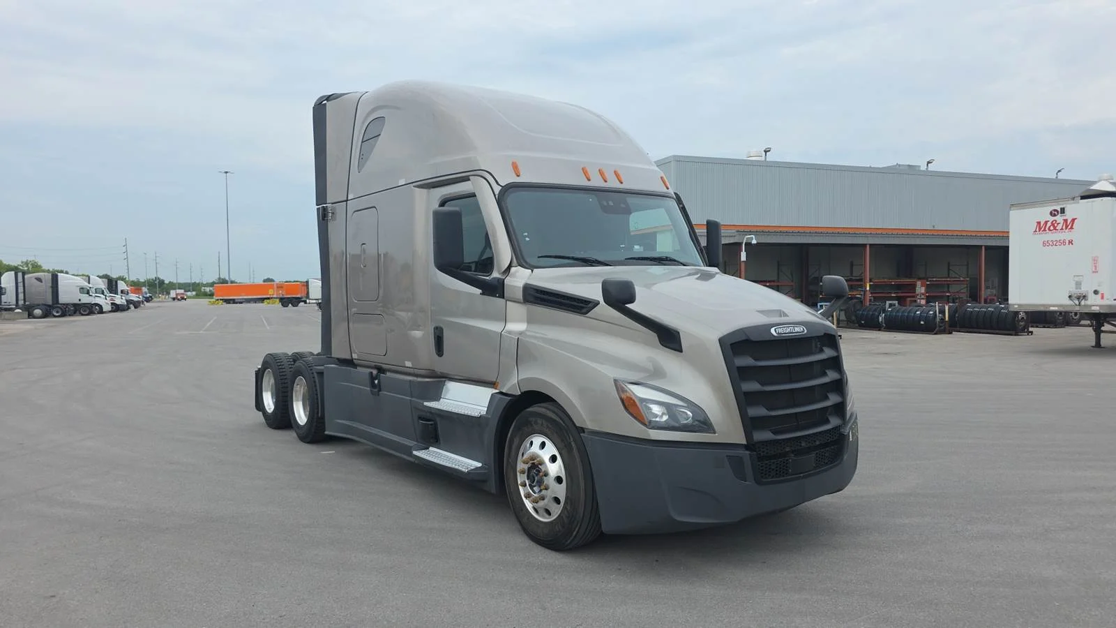 2025 Freightliner Cascadia