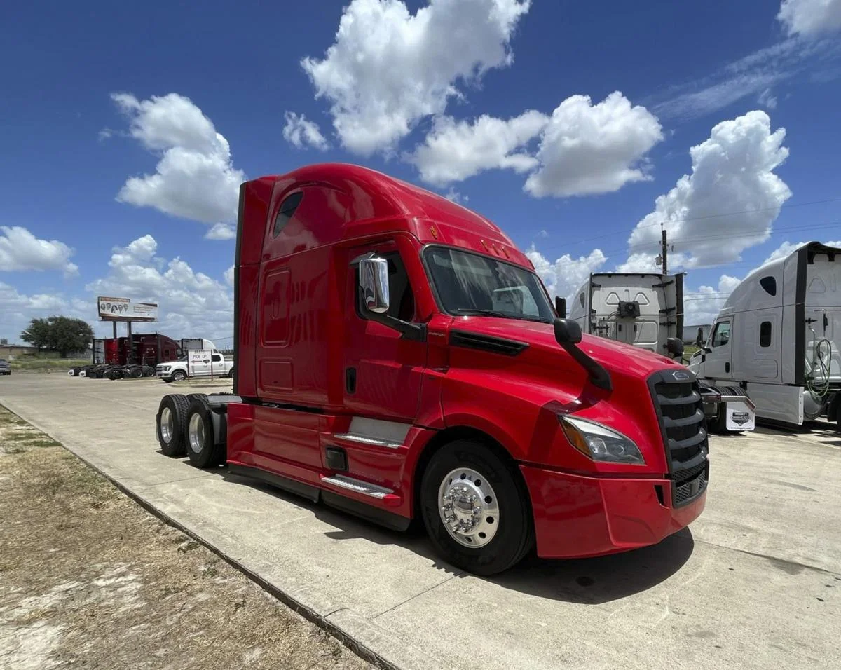 2023 Freightliner Cascadia
