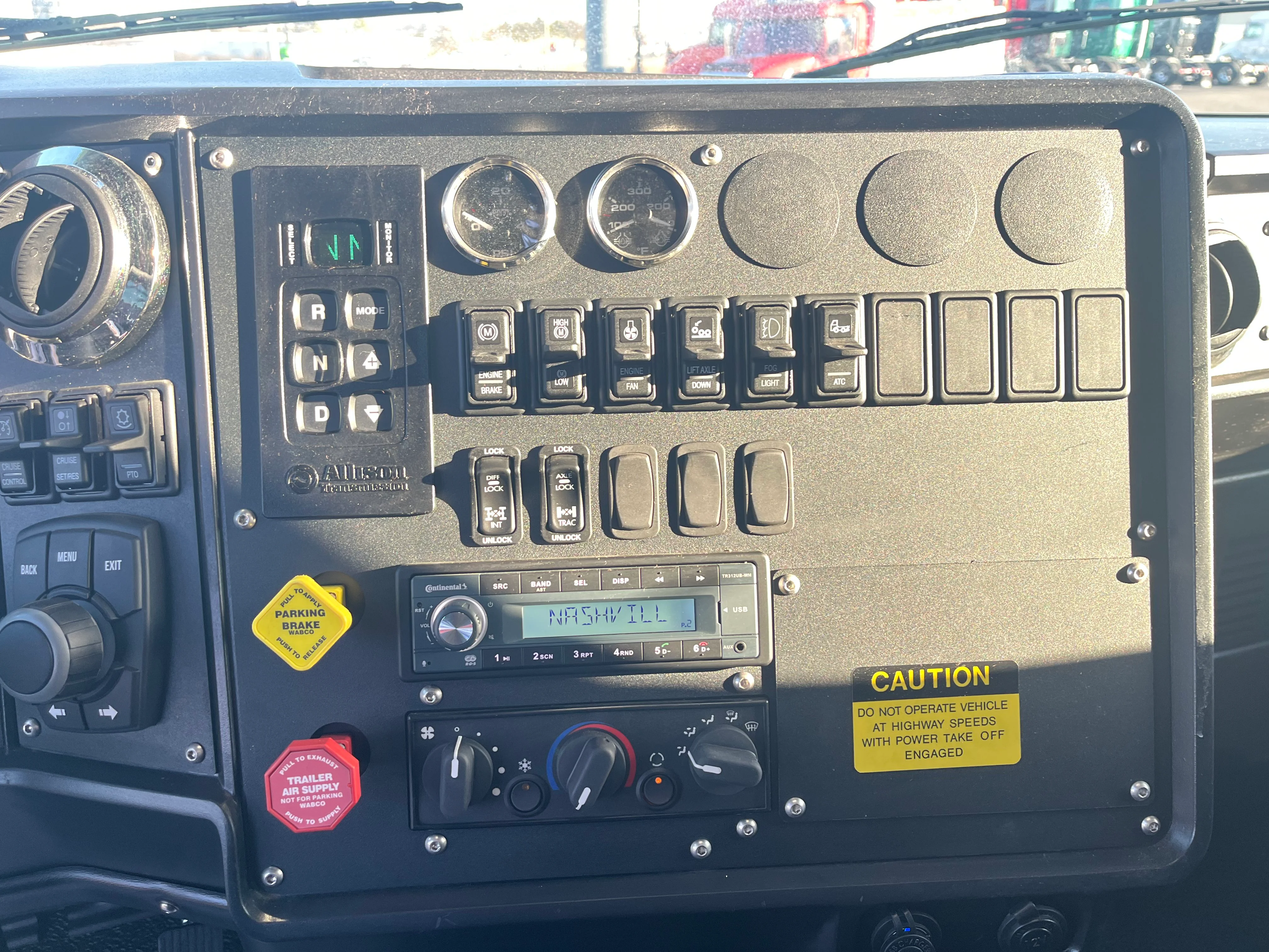 2025 Autocar DC-64 - image 12