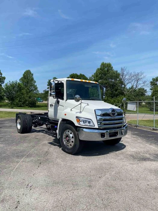 2025 Hino L6 - image 3