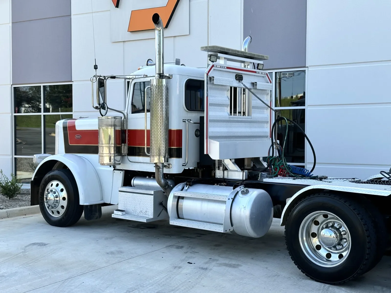 2016 Peterbilt 389 in Greer, SC — photo 8