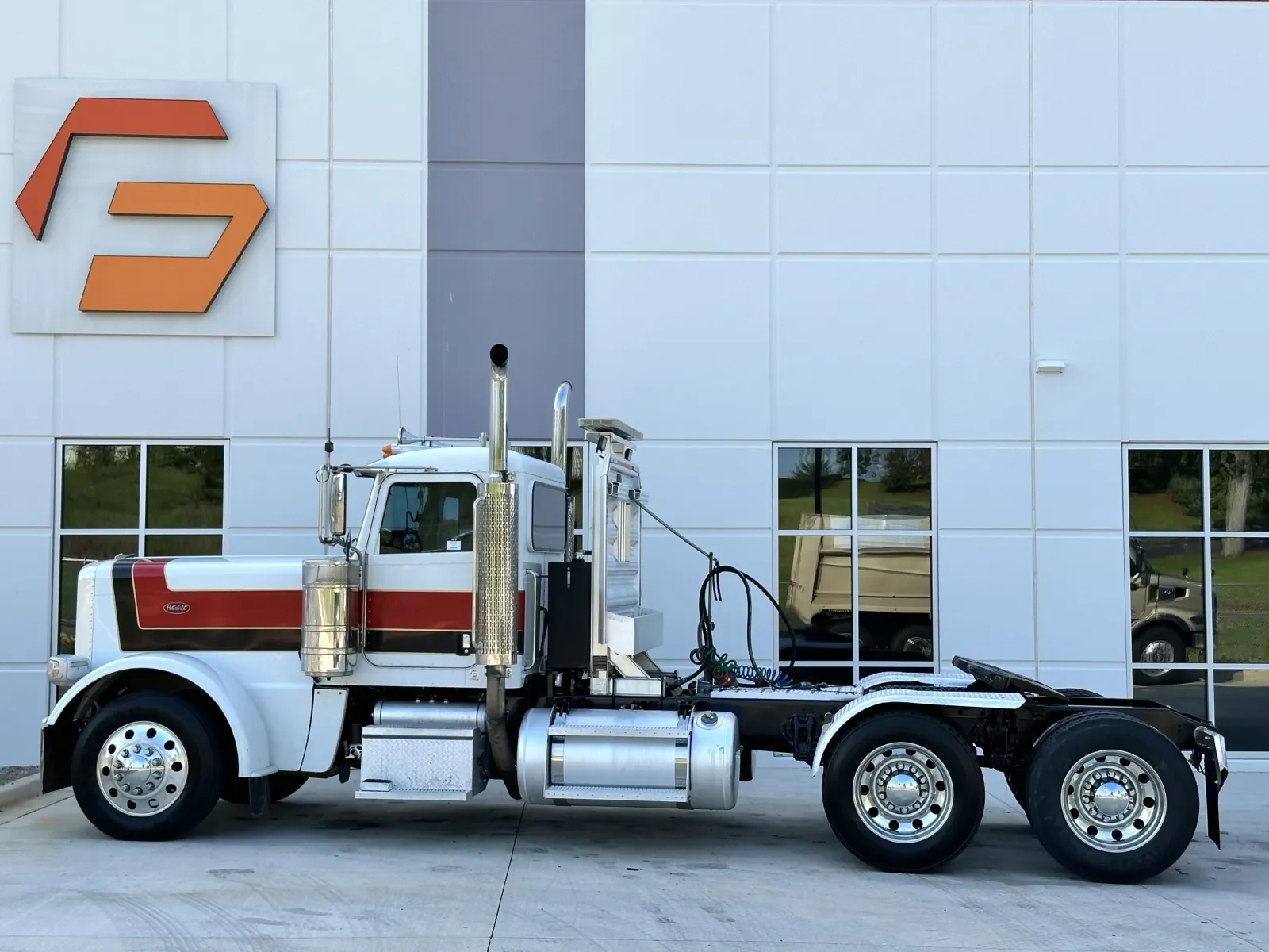 2016 Peterbilt 389 in Greer, SC — photo 4