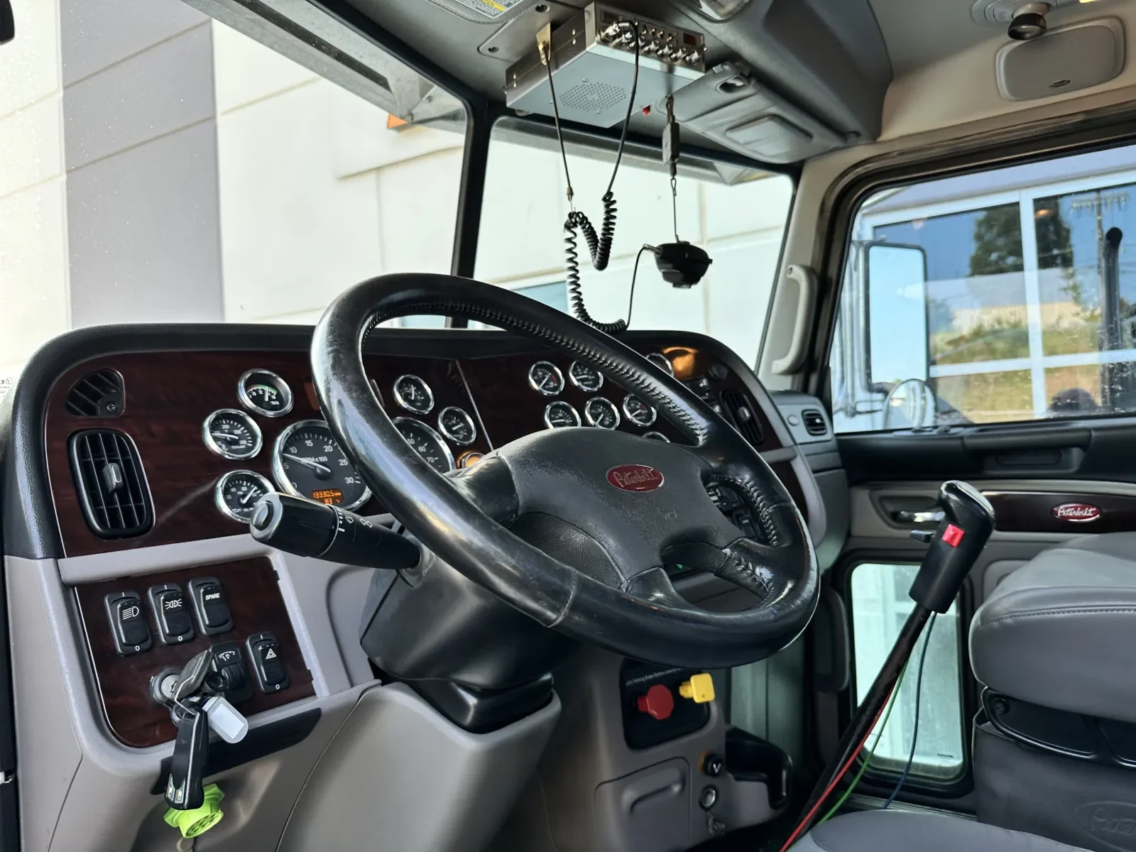 2016 Peterbilt 389 in Greer, SC — photo 15
