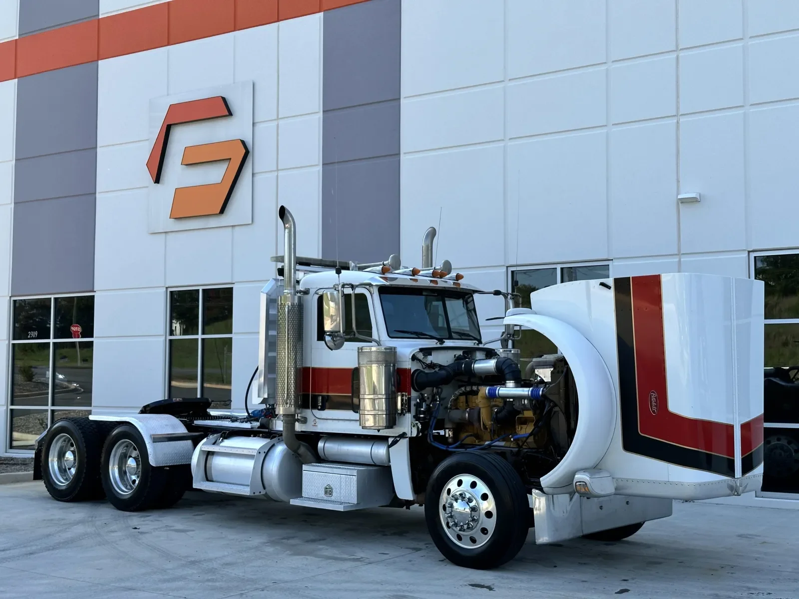 2016 Peterbilt 389 in Greer, SC — photo 9