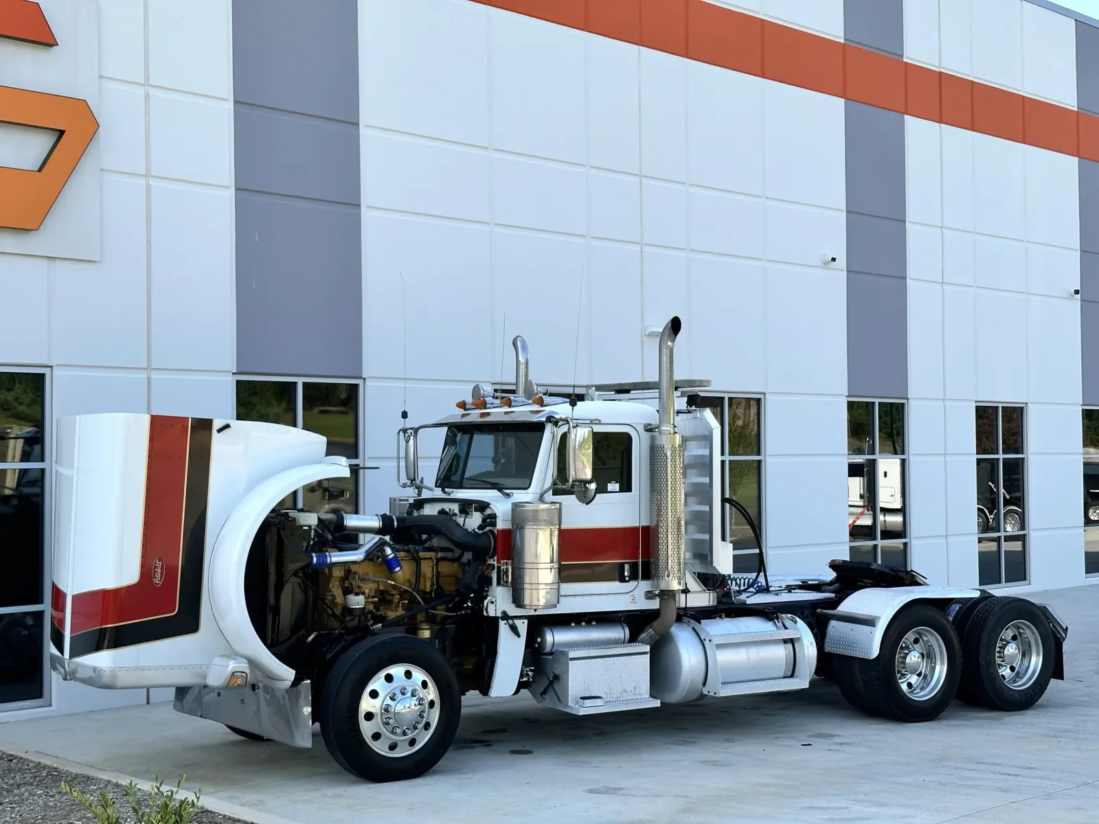 2016 Peterbilt 389 in Greer, SC — photo 10