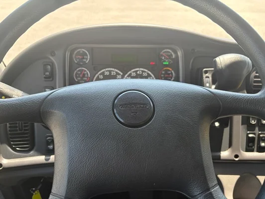 2019 Freightliner M2 106 in Englewood, CO — photo 16
