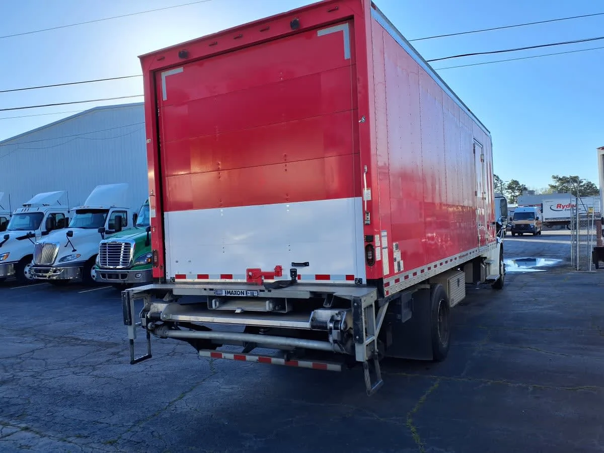 2019 Freightliner M2 106 in Doraville, GA — photo 4