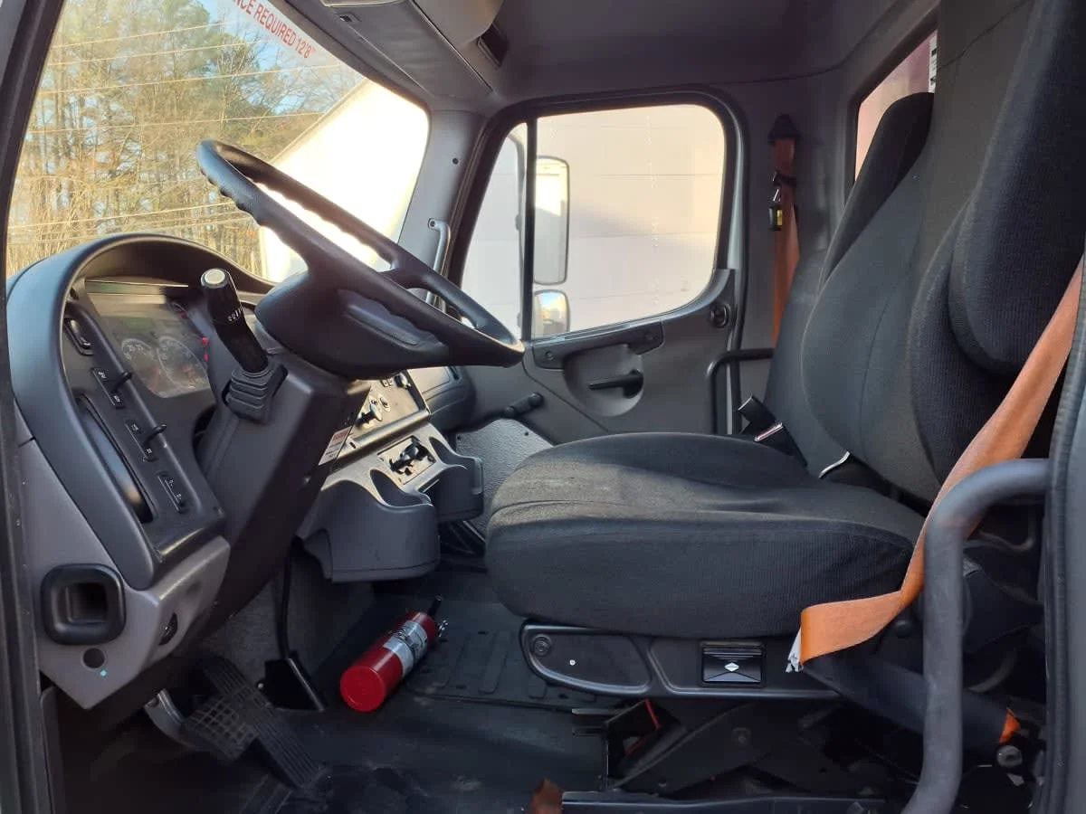 2019 Freightliner M2 106 in Doraville, GA — photo 7