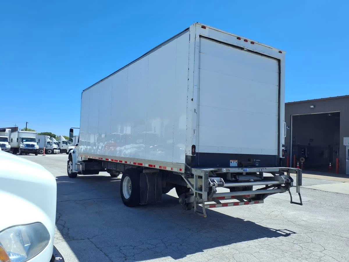 2018 Freightliner M2 106 - image 6