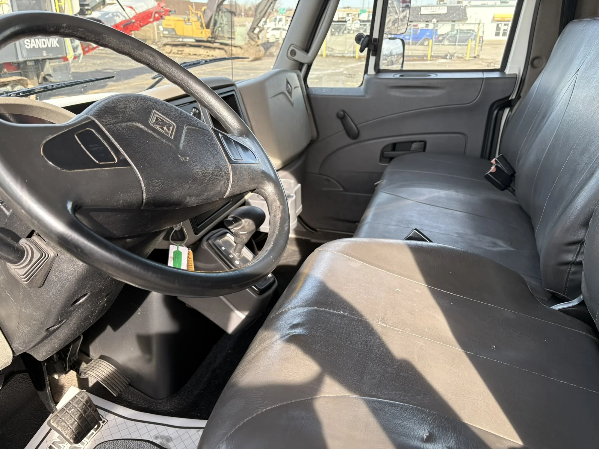 2019 International 4300 - image 15